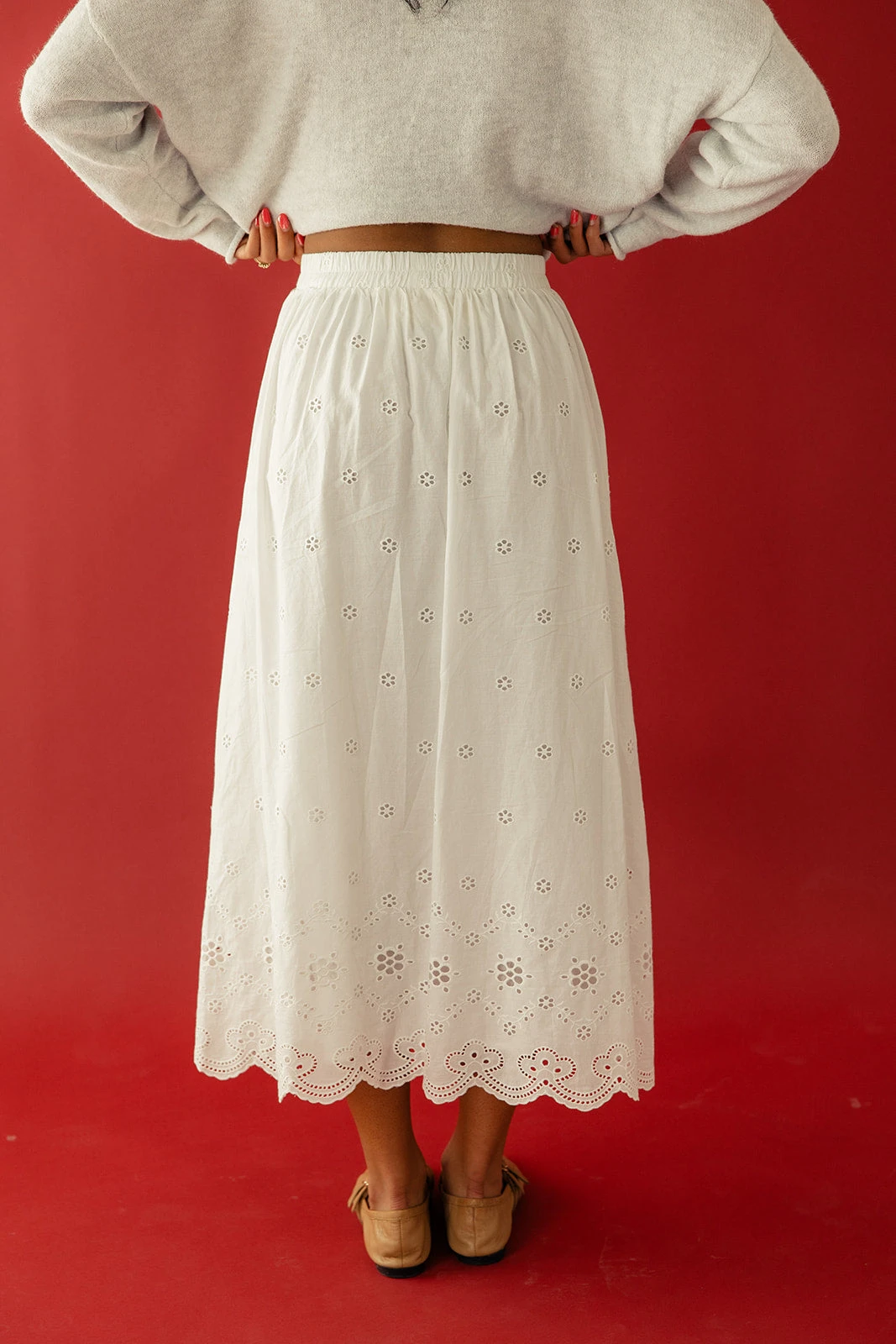 White Lace Skirt with Scalloped Hem and Elastic Waistband 6 White Lace Skirt with Scalloped Hem and Elastic Waistband - Image 4