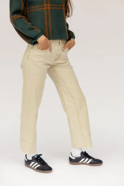 Free People Risk Taker Mid Rise Straight Leg Jeans 39 Free People Risk Taker Mid Rise Straight Leg Jeans -ROOLEE FASHION SHOP 028A1156