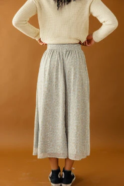 Floral Chiffon Skirt with Pockets - Lightweight Elastic Waist Bottom 16 Floral Chiffon Skirt with Pockets - Lightweight Elastic Waist Bottom -ROOLEE FASHION SHOP 028A1597