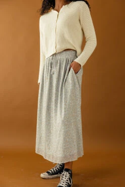 Floral Chiffon Skirt with Pockets - Lightweight Elastic Waist Bottom 15 Floral Chiffon Skirt with Pockets - Lightweight Elastic Waist Bottom -ROOLEE FASHION SHOP 028A1603