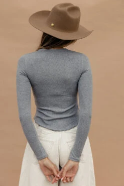 The Vero Long Sleeve Tee -ROOLEE FASHION SHOP 028A2528