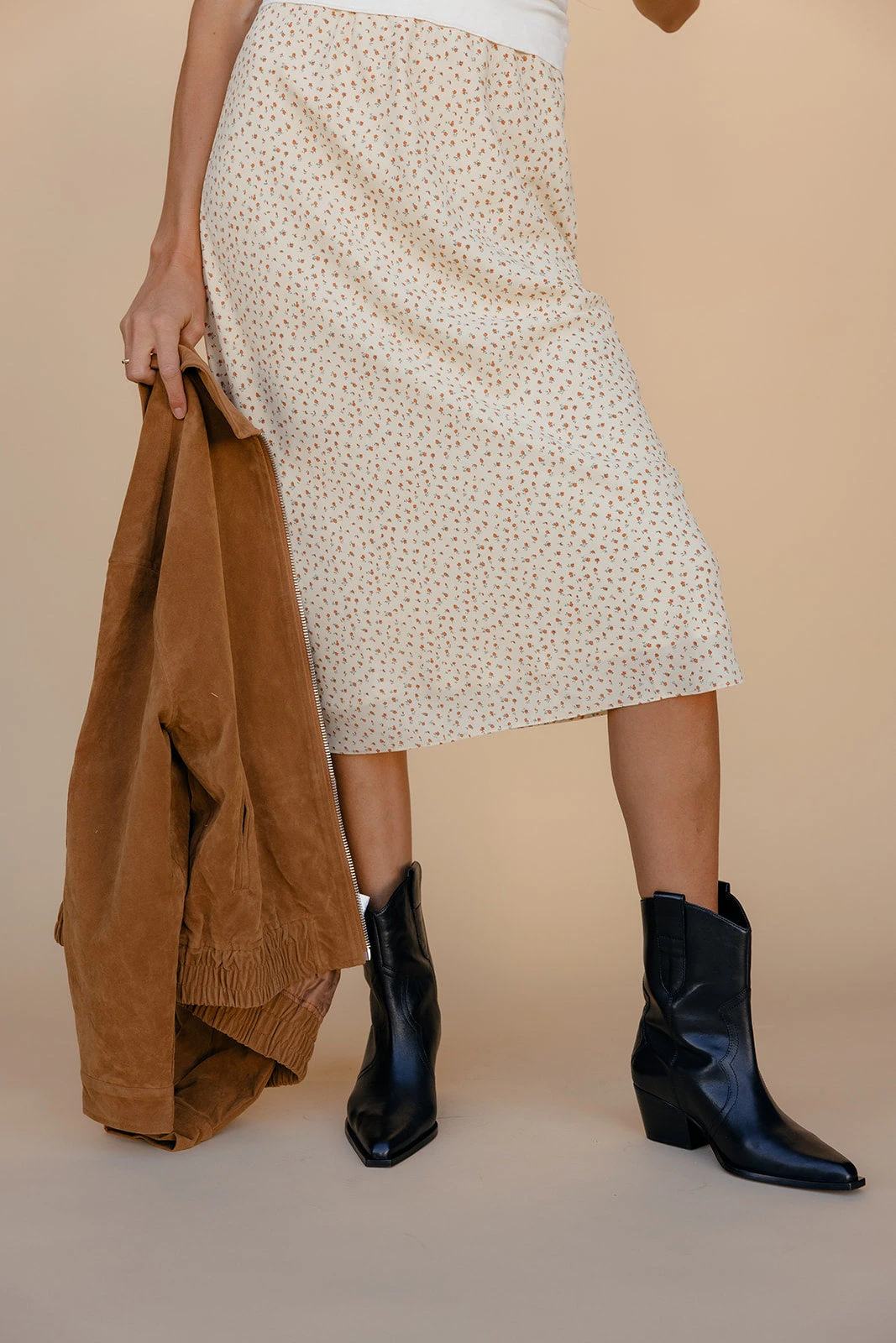 Copper Canyon Tailored Camel Suede Jacket with Zip Front 11 Copper Canyon Tailored Camel Suede Jacket with Zip Front - Image 9