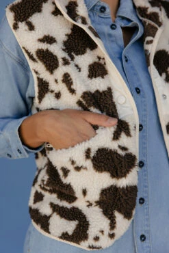 Cow Print Sherpa Vest - Cozy Western Ranch Style Highland Vest -ROOLEE FASHION SHOP 028A2806 40838445 4870 4e68 91fa 7254bb573e64