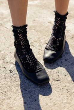 Free People Rubies Crochet Socks -ROOLEE FASHION SHOP 028A2988 0c41b6ba 465f 429b bf22 1547168669b3