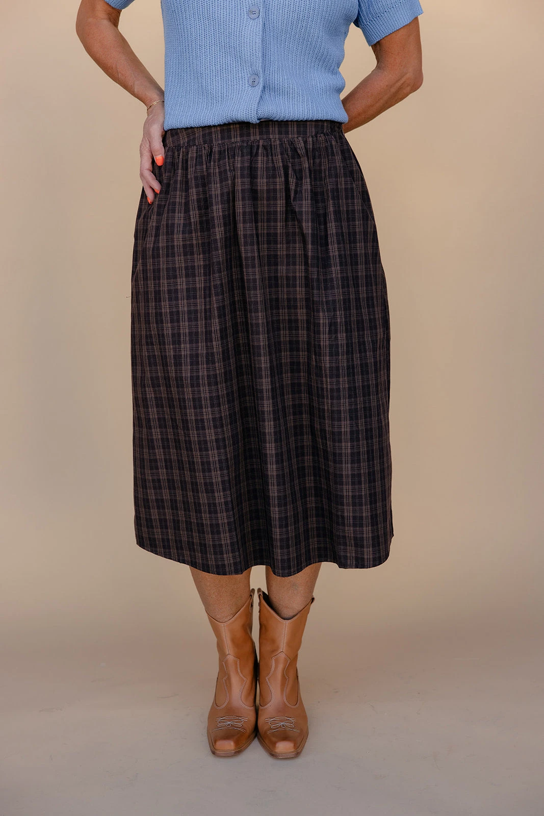 Plaid Midi Skirt with Pockets and Elastic Waist 7 Plaid Midi Skirt with Pockets and Elastic Waist - Image 5
