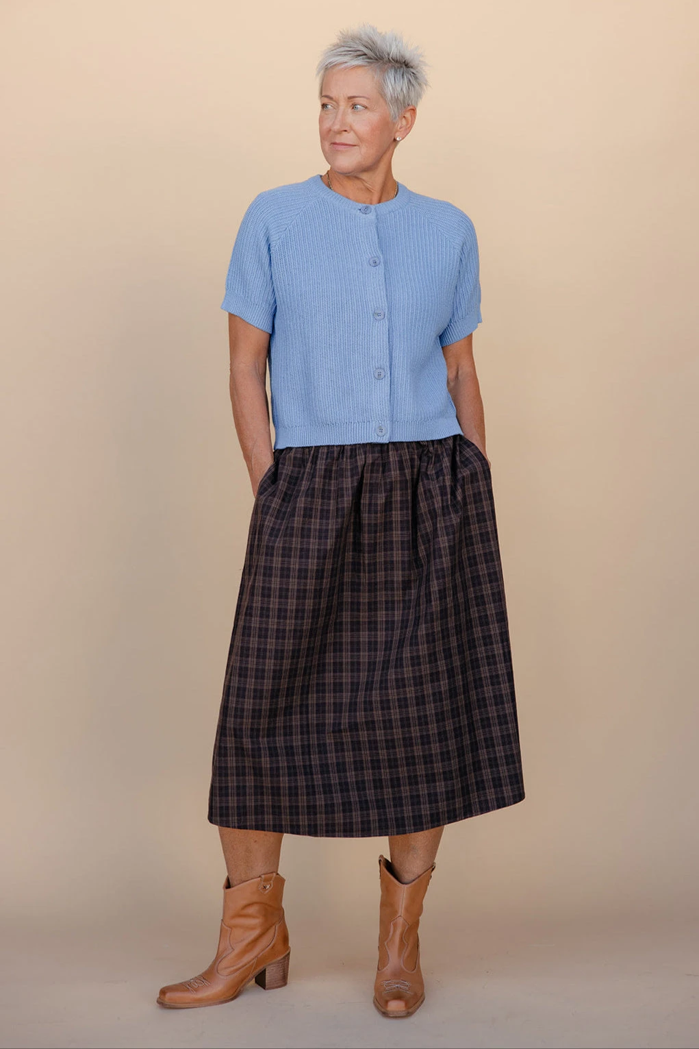 Plaid Midi Skirt with Pockets and Elastic Waist 3 Plaid Midi Skirt with Pockets and Elastic Waist
