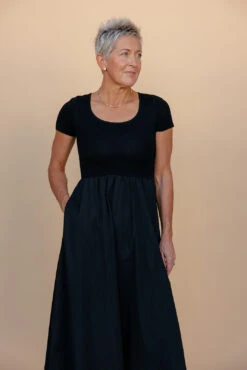 Classic Black Short Sleeve Midi Dress with Pockets -ROOLEE FASHION SHOP 028A3245
