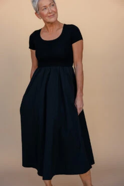 Classic Black Short Sleeve Midi Dress with Pockets -ROOLEE FASHION SHOP 028A3287