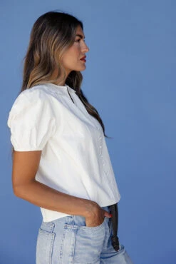 White Puff Sleeve Blouse with Vintage Lace Collar - Elegant Tailored Top 15 White Puff Sleeve Blouse with Vintage Lace Collar - Elegant Tailored Top -ROOLEE FASHION SHOP 028A3716