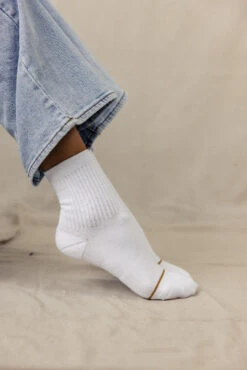 Blanc Classic Quarter Length Performance Socks