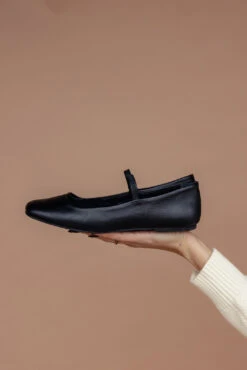 Brisela Square Toe Leather Ballet Flats 38 Brisela Square Toe Leather Ballet Flats -ROOLEE FASHION SHOP 028A6403