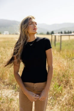 Ribbed Short Sleeve Fitted Basic Tee -ROOLEE FASHION SHOP 028A6798