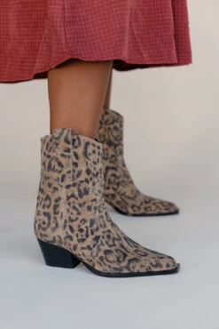 Free People Cat Nap Cowboy Boot - Leather Western Ankle Boots 20 Free People Cat Nap Cowboy Boot - Leather Western Ankle Boots -ROOLEE FASHION SHOP 028A7736