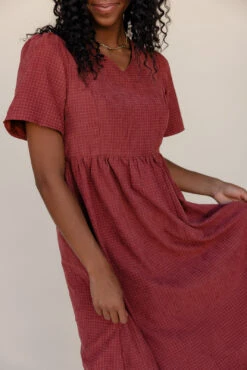 Elegant Merlot V-Neck Midi Dress with Subtle Gingham Pattern -ROOLEE FASHION SHOP 028A7749