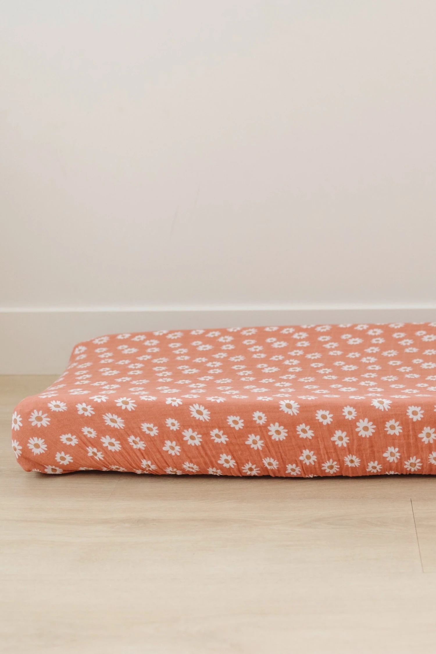 Mebie Baby Arizona Daisy Cotton Muslin Crib Sheet 3 Mebie Baby Arizona Daisy Cotton Muslin Crib Sheet