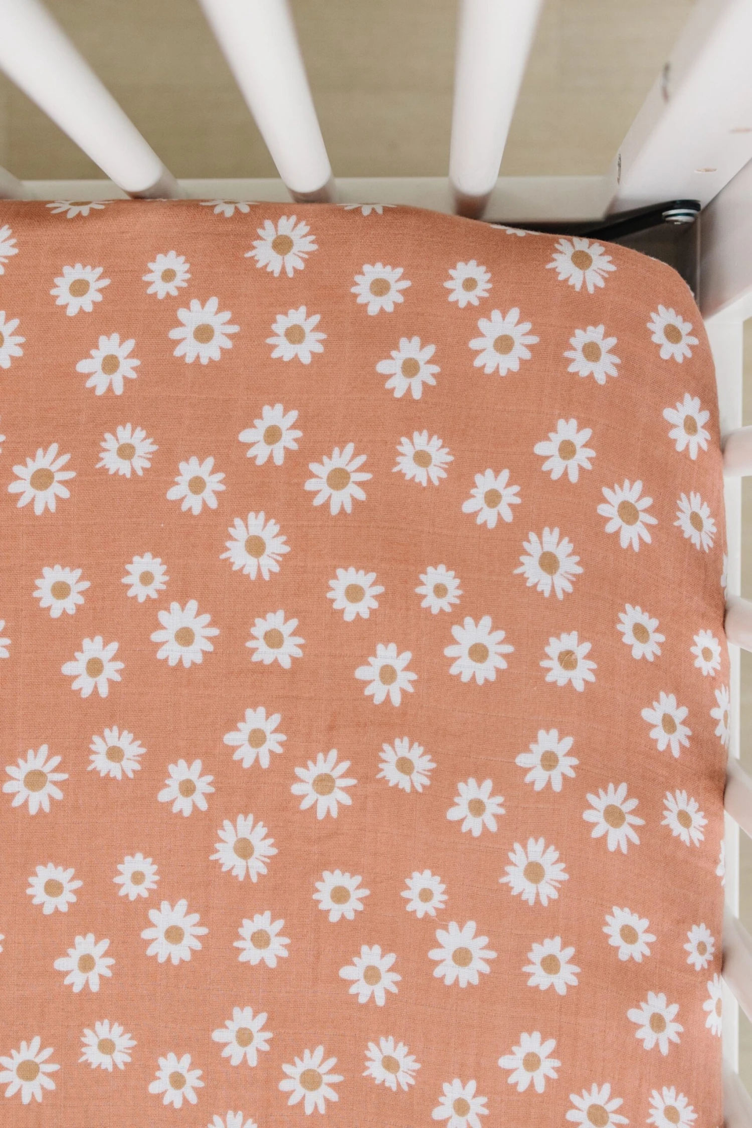 Mebie Baby Arizona Daisy Cotton Muslin Crib Sheet 7 Mebie Baby Arizona Daisy Cotton Muslin Crib Sheet - Image 5