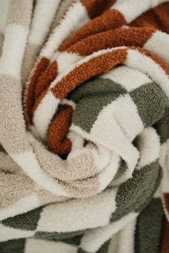 Rust Checkered Plush Blanket - Ultra-Soft Aesthetic Throw for Kids & Home -ROOLEE FASHION SHOP 3U6A5414 websize
