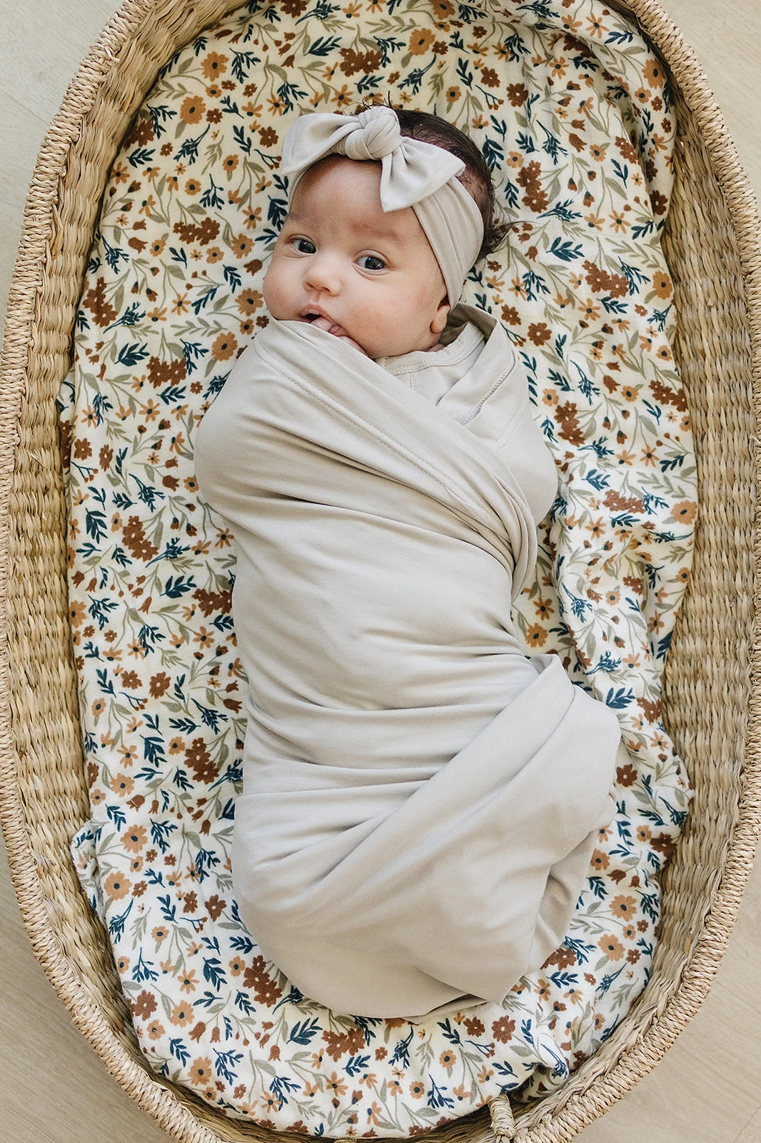 Mebie Baby Oatmeal Bamboo Stretch Swaddle Blanket 3 Mebie Baby Oatmeal Bamboo Stretch Swaddle Blanket