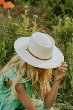 Wren Off White Flat Brim Telescope Hat with Genuine Leather Chin Strap -ROOLEE FASHION SHOP 4T1A6604