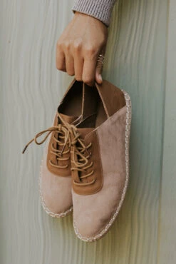 Women's Casual Lace-Up Shoes - Versatile Everyday Comfort Flats 16 Women's Casual Lace-Up Shoes - Versatile Everyday Comfort Flats -ROOLEE FASHION SHOP 4T1A8379