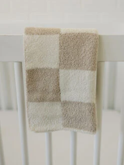 Ultra-Soft Taupe Checkered Plush Blanket for Nursery and Home -ROOLEE FASHION SHOP 535A3544 websize e99ac4f0 85e3 4a5c aea6 653f92240f1f