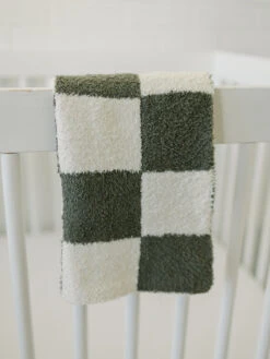 Soft Green Checkered Plush Blanket for Baby, Kids, and Home 25 Soft Green Checkered Plush Blanket for Baby, Kids, and Home -ROOLEE FASHION SHOP 535A3552 websize