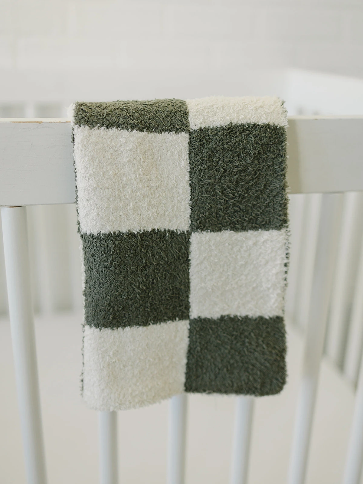 Soft Green Checkered Plush Blanket for Baby, Kids, and Home 13 Soft Green Checkered Plush Blanket for Baby, Kids, and Home - Image 11