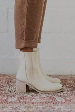 Free People Essential Leather Chelsea Boots -ROOLEE FASHION SHOP 5G0A0998