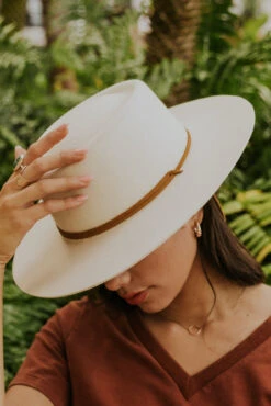 Wren Off White Flat Brim Telescope Hat with Genuine Leather Chin Strap -ROOLEE FASHION SHOP 5G0A2245