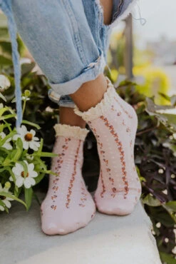 Free People Rosebud Waffle Knit Ankle Socks with Floral Embroidery 23 Free People Rosebud Waffle Knit Ankle Socks with Floral Embroidery -ROOLEE FASHION SHOP 5G0A8654 08c6f678 a250 4d22 91c0 ff4e679873f5