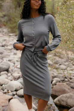 Cozy Meadowgate Button-Front Knit Cardigan for Effortless Layering 15 Cozy Meadowgate Button-Front Knit Cardigan for Effortless Layering -ROOLEE FASHION SHOP 7W4A0057 4a6e86ec c8d7 4339 9922 5999632e201f