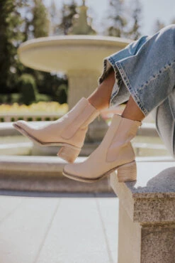 Free People Essential Leather Chelsea Boots -ROOLEE FASHION SHOP 7W4A0626