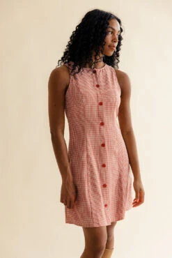 Red Gingham Button Front Dress with Pockets - Vintage Style -ROOLEE FASHION SHOP 7W4A0744 43311296 e7d1 4235 883b 5f4b5445f77f