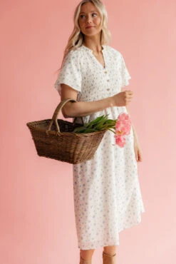 Odette Floral Smocked Dress 14 Odette Floral Smocked Dress -ROOLEE FASHION SHOP 7W4A0845 1dfb89b7 96a5 4315 9ffe 54c21a059cde