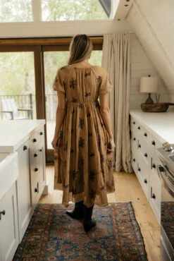 Rust Floral Embroidered Maxi Dress with Puff Sleeves and Cinch Waist -ROOLEE FASHION SHOP 7W4A0963