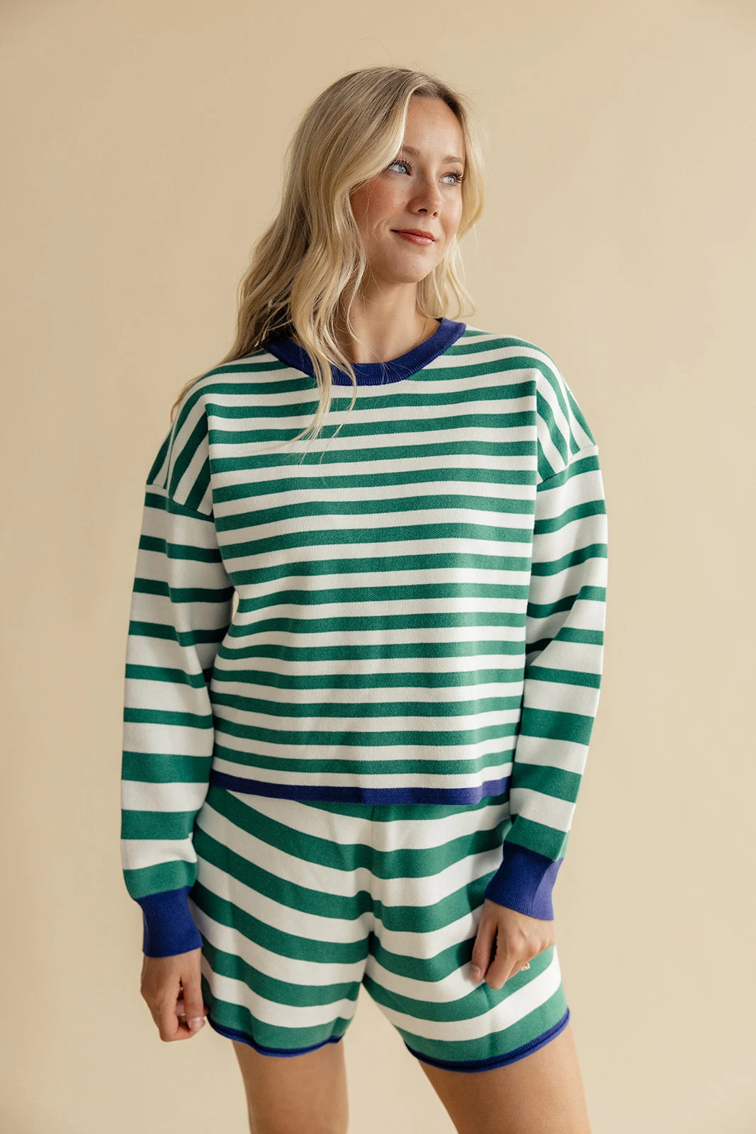 Striped Two-Piece Lounge Set with Contrast Hem 7 Striped Two-Piece Lounge Set with Contrast Hem - Image 5