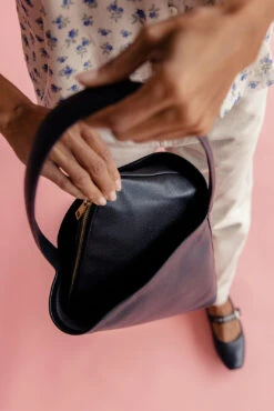 Harper Classic Tote: Premium Vegan Leather Everyday Handbag -ROOLEE FASHION SHOP 7W4A1072