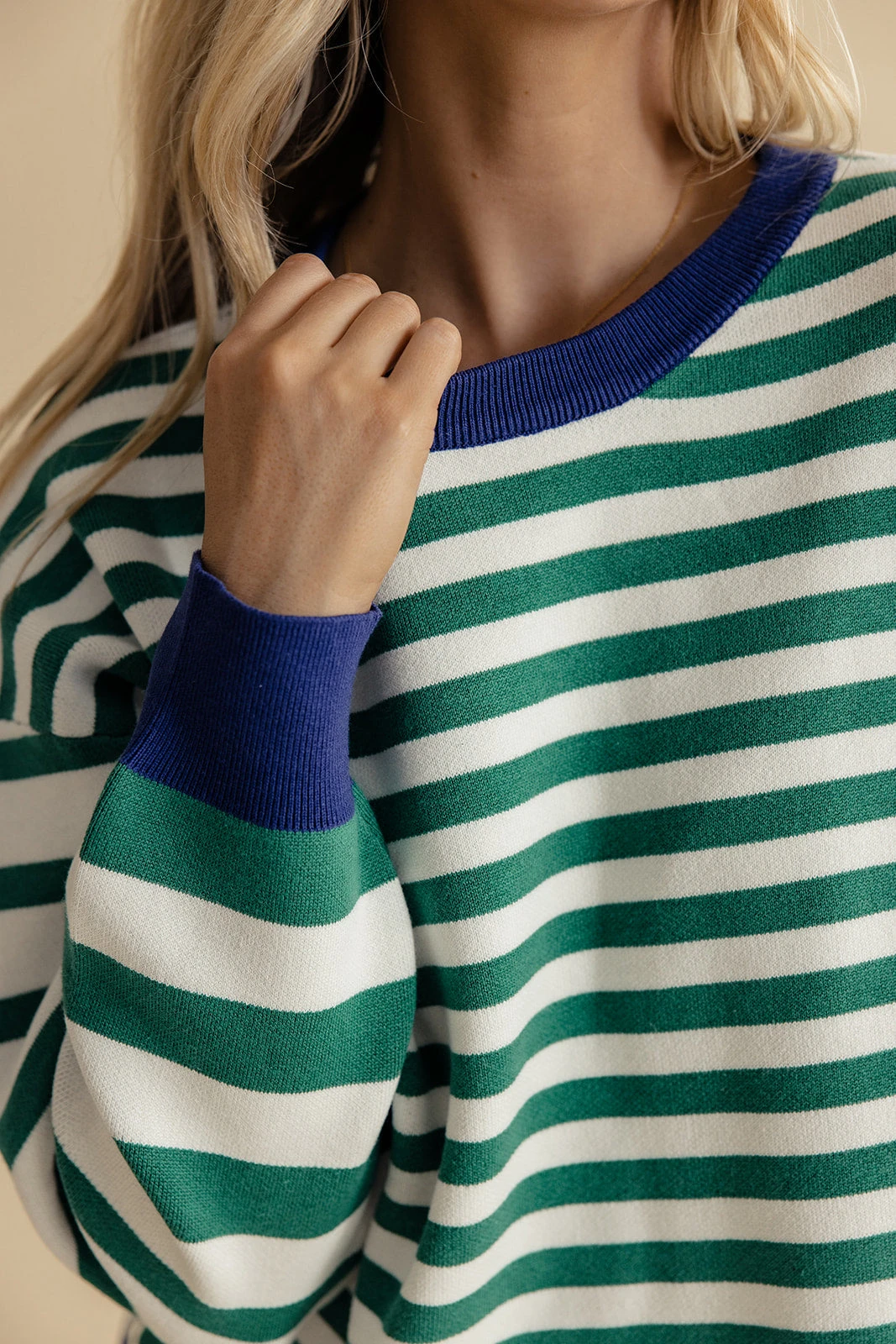 Striped Two-Piece Lounge Set with Contrast Hem 5 Striped Two-Piece Lounge Set with Contrast Hem - Image 3