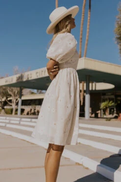 Any Way She Wants Floral Dress -ROOLEE FASHION SHOP 7W4A1193 c7e54cf9 cbef 4209 8f37 77e97a991a4f