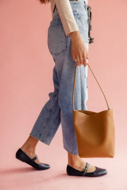 Harper Classic Tote: Premium Vegan Leather Everyday Handbag -ROOLEE FASHION SHOP 7W4A1523