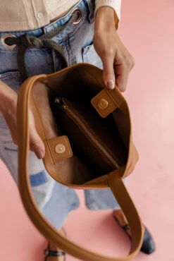 Harper Classic Tote: Premium Vegan Leather Everyday Handbag -ROOLEE FASHION SHOP 7W4A1538