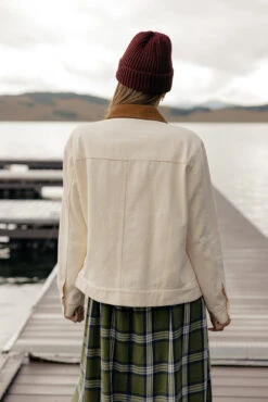 White Barn Jacket: Shoreline Zip Outerwear with Contrast Collar -ROOLEE FASHION SHOP 7W4A1700