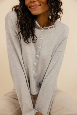 Chic Soft Button-Down Cardigan with Rolled Neckline