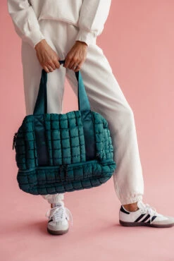 Benny Quilted Travel Bag: The Ultimate Weekender for Organized Travel