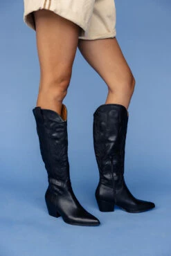 Western Embroidered Cowboy Boots - Samara Classic Fashion Boot