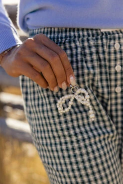 Large Pearl Bow Shoe Charm - Elegant Clip-On Accessory for Shoes & Bags