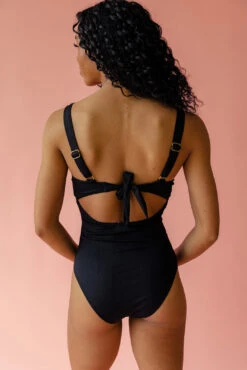 Selena Zip Up One Piece -ROOLEE FASHION SHOP 7W4A3465 138f1167 32ed 4a81 b1dd 55cb7a503610