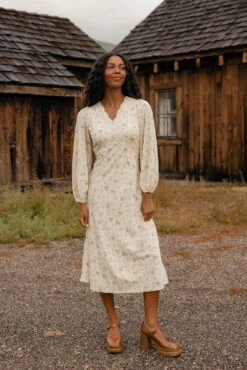 Vintage Botanica Floral Midi Dress with Romantic Puff Sleeves 11 Vintage Botanica Floral Midi Dress with Romantic Puff Sleeves -ROOLEE FASHION SHOP 7W4A3878