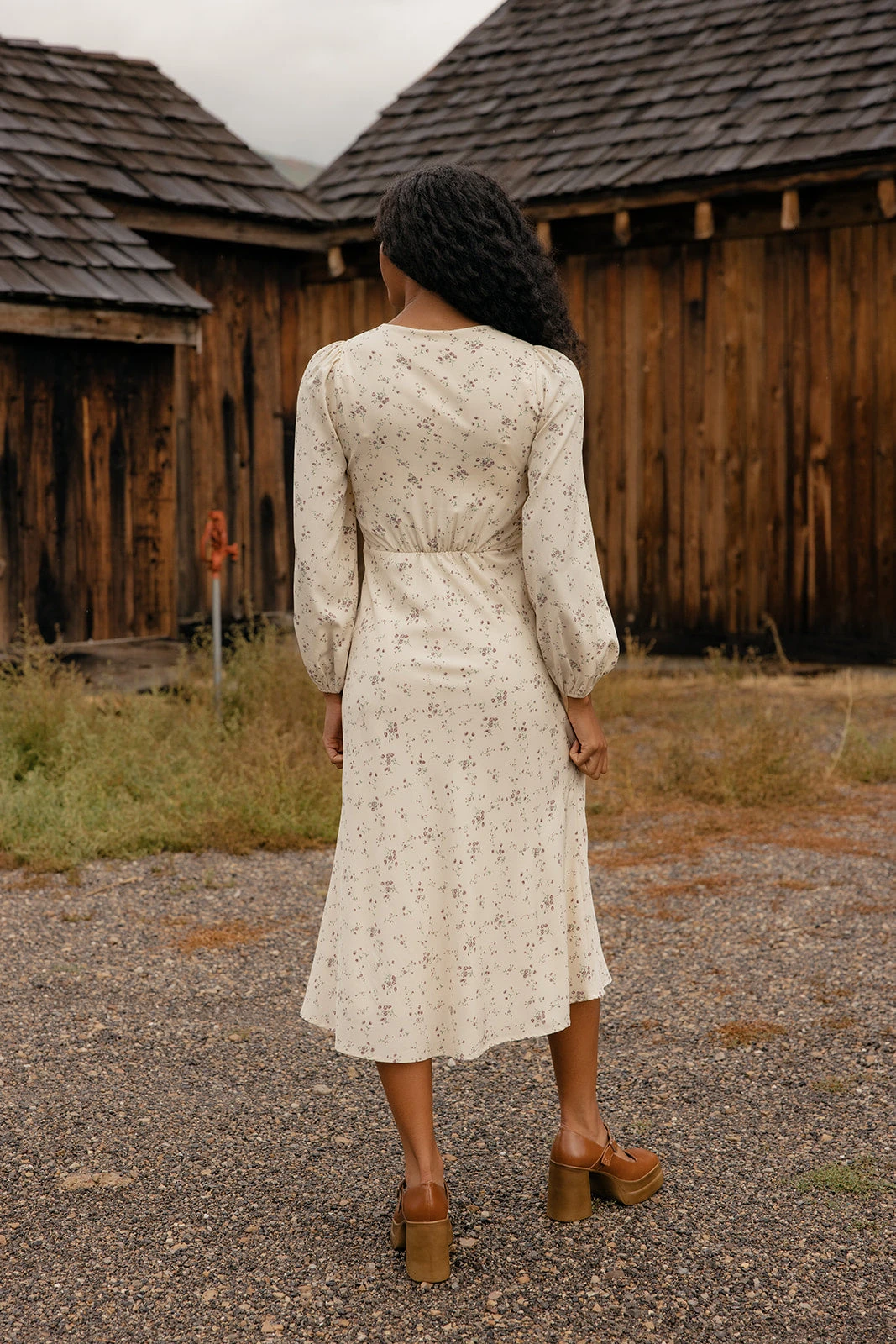 Vintage Botanica Floral Midi Dress with Romantic Puff Sleeves 6 Vintage Botanica Floral Midi Dress with Romantic Puff Sleeves - Image 4