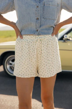 Floral Print Summer Shorts with Pockets and Drawstring Waist -ROOLEE FASHION SHOP 7W4A4650